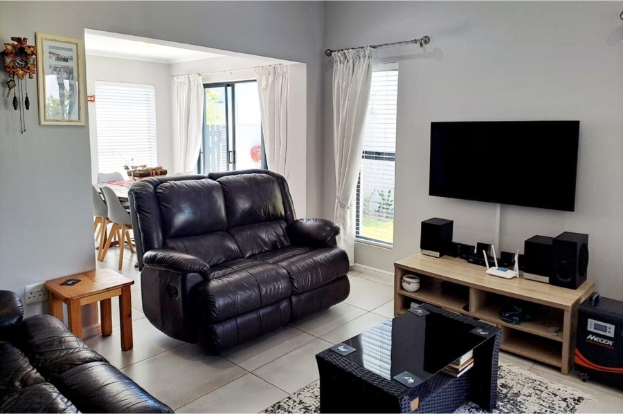 3 Bedroom Property for Sale in Aan de Wijnlanden Western Cape